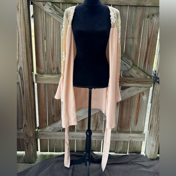 Robed with Love Hildy Pink Satin Bridesmaid Robe Floral Embroidered Details M - Picture 4 of 15